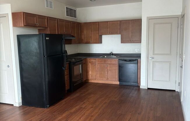 1 bed, 1 bath, 614 sqft, $1,250, Unit 1-207