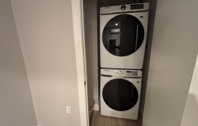 Studio, 1 bath, $1,170, Unit 407