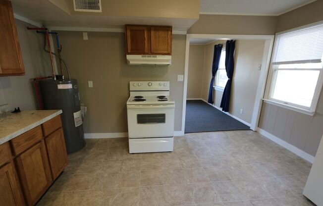 3 beds, 1 bath, 936 sqft, $725, Unit 106 Melrose Ct