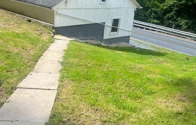 702 WYOMISSING RD