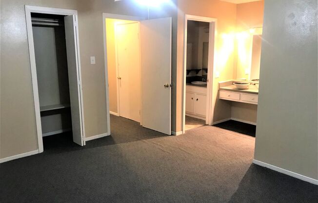 1 bed, 1 bath, $1,100, Unit Unit 101