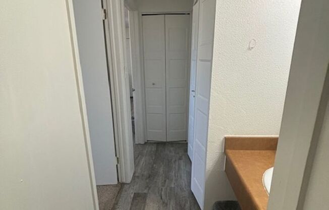 1 bed, 1 bath, $1,000, Unit Apt. 201