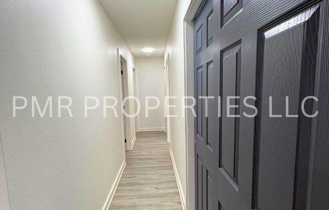 3 Bedrooms/2 Bathroom House