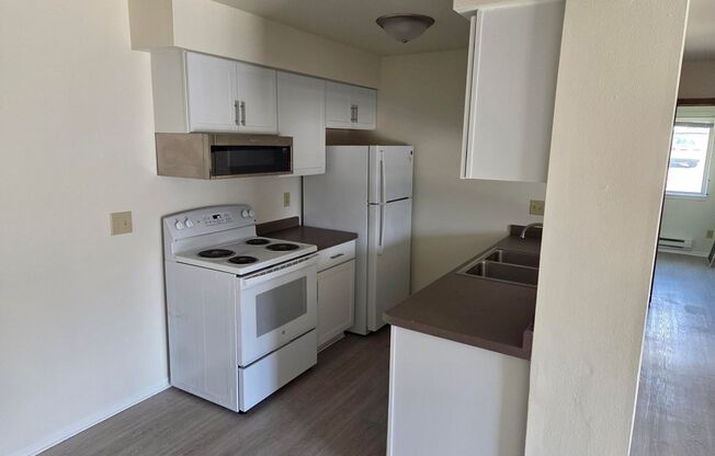 1393 Meadowcreek Dr.