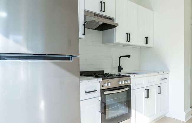 2 beds, 1 bath, 650 sqft, $1,395, Unit C8