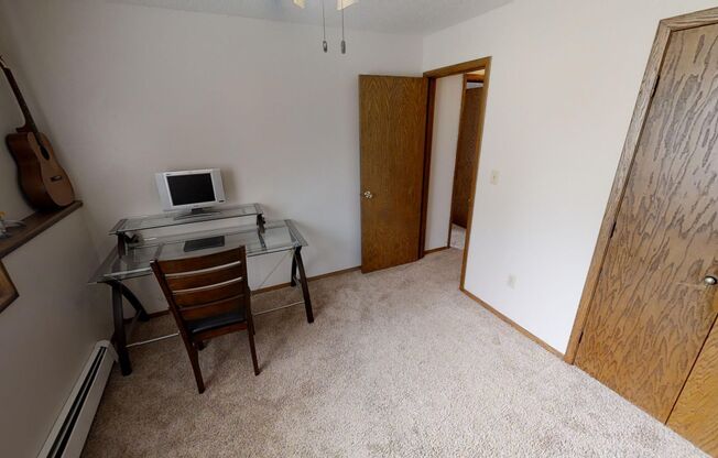 2 beds, 1 bath, $900