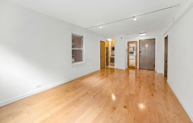 1 bed, 1 bath, $3,300, Unit 1H