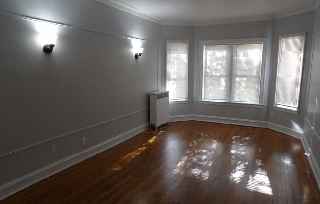 8139-8145 S Maryland Ave