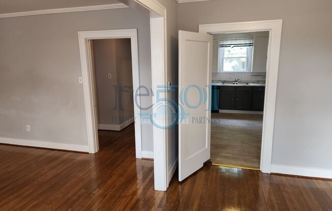 2 beds, 1 bath, $1,250