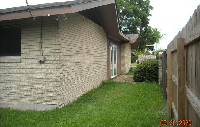 10331 W ALMOND DR