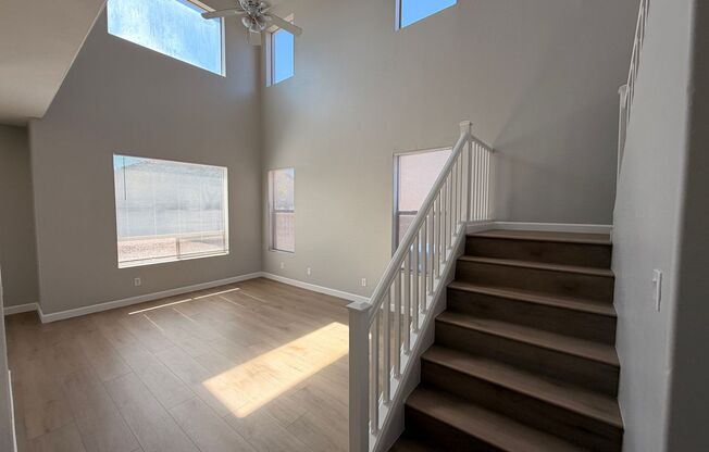 Fantastic 3Bdm 2.5Ba Avondale Home with ⭐New Floors and New Paint⭐