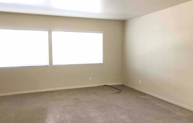 2 beds, 1 bath, $2,200