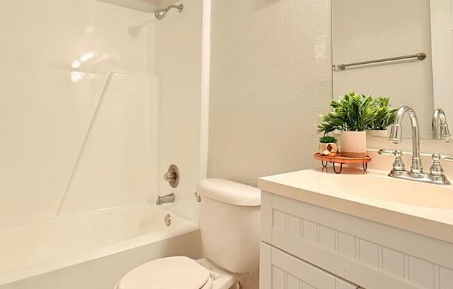 1 bed, 1 bath, 439 sqft, $1,300, Unit 2702