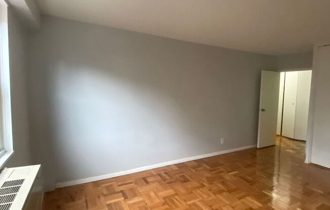 1 bed, 1 bath, $2,400, Unit 3I