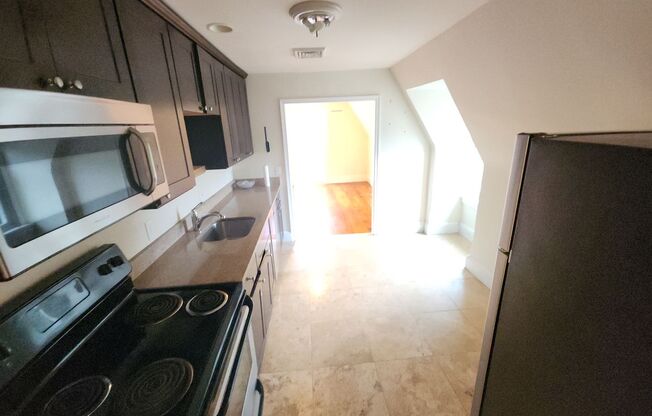 2 beds, 1 bath, $1,650