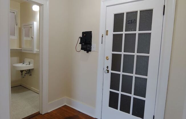 Studio, 1 bath, 430 sqft, $1,150, Unit 512