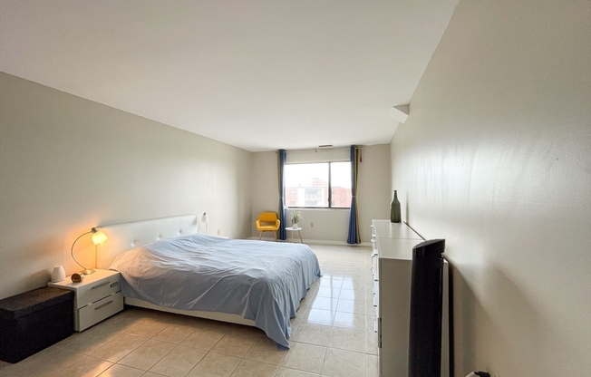 3 beds, 2 baths, 1,725 sqft, $4,100, Unit 802