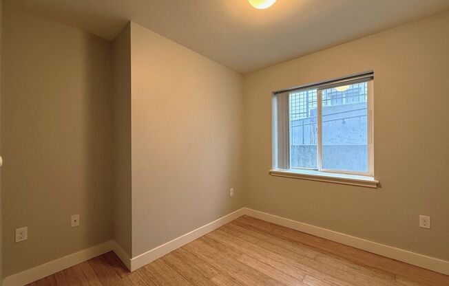 2 beds, 1 bath, 420 sqft, $1,250, Unit 101