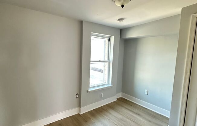 1 bed, 1 bath, 590 sqft, $1,100, Unit 3F