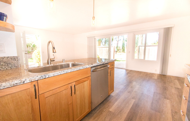 Elegantly Upgraded 2 Bed/1 Bath Condo in UTC with Private Patio/Washer & Dryer! Reduced Deposit $1500!