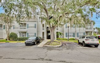 Bright 3rd-Floor 1/1 Condo with Screened Balcony in Park Central!