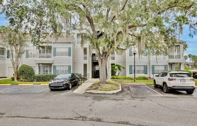 Bright 3rd-Floor 1/1 Condo with Screened Balcony in Park Central!