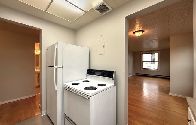1 bed, 1 bath, 540 sqft, $1,595, Unit 404
