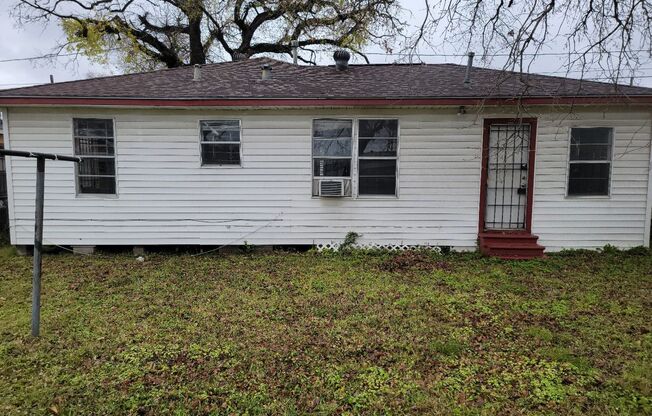 Charming 3 Bedroom Single Family in Houston