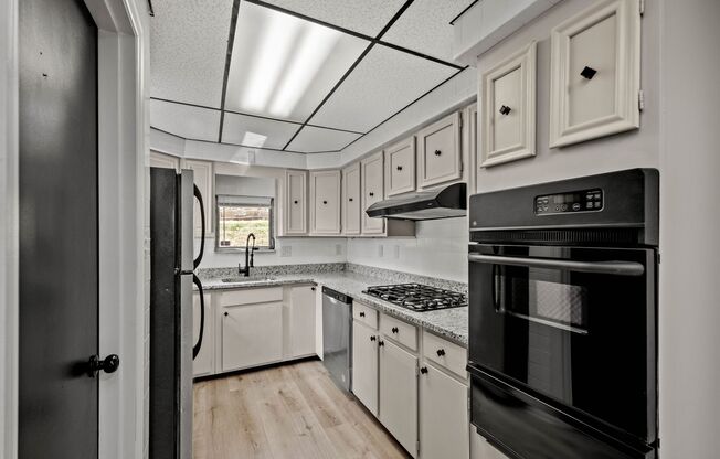 Gorgeous 3 bedroom home in Brookline available now!