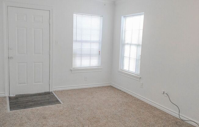 1 bed 1 bath Close to Texas Tech Pre-Leasing