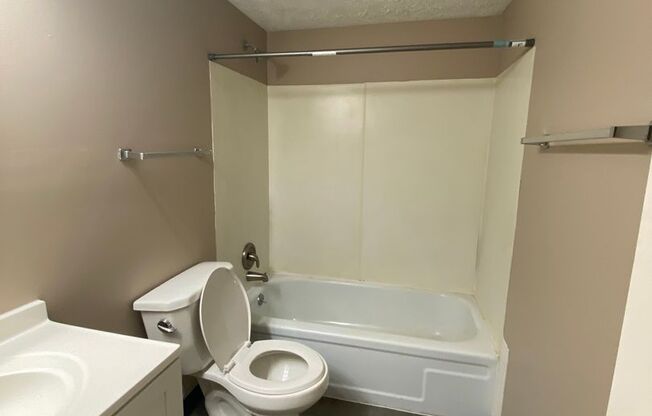 1 bed, 1 bath, 673 sqft, $989, Unit 12732S