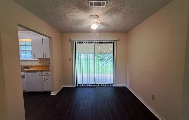 3 beds, 2 baths, $1,395