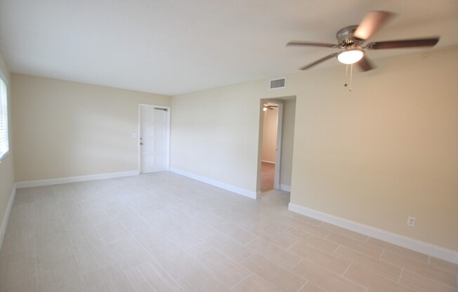 2 beds, 1 bath, 900 sqft, $1,375, Unit 10