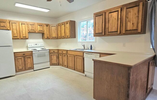 Sweet deal! 3bed/1bath Single Family home in West Seattle