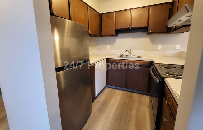 2 beds, 2 baths, $1,895, Unit Unit 4