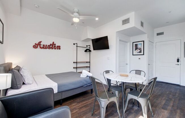 Studio, 1 bath, 360 sqft, $1,000, Unit 405