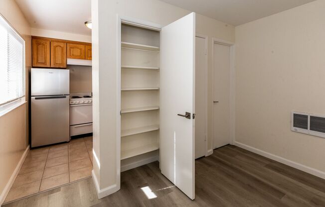 Studio, 1 bath, $1,750, Unit 590 #7