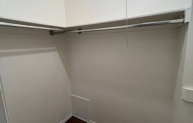 1 bed, 1 bath, 600 sqft, $700, Unit Unit 206