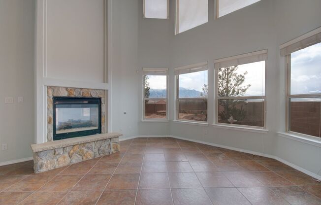 Amazing Home with Views in Bernalillo/Rio Rancho Area!!