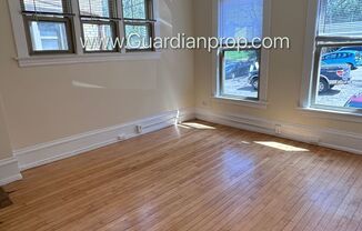Uptown 1st Floors, Hardwood Floors, Heat Paid, Convenient Location