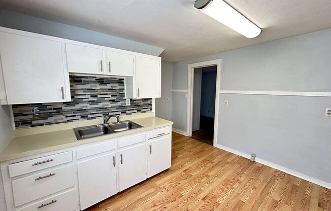 3 beds, 1 bath, $1,200