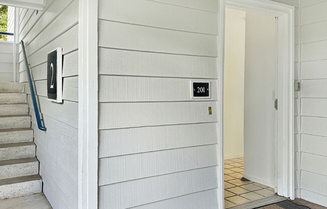 2 beds, 2 baths, $3,200