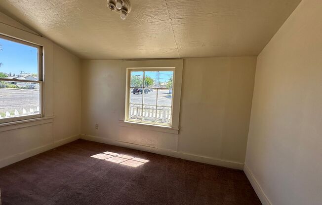 3 beds, 1 bath, $1,175