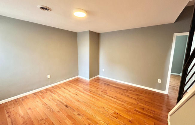 2605 7 CECIL B MOORE AVE