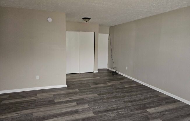 2 beds, 1 bath, 832 sqft, $1,025, Unit 217 - Premium