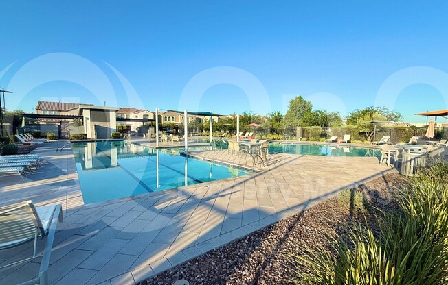 1068 E SABINO DR