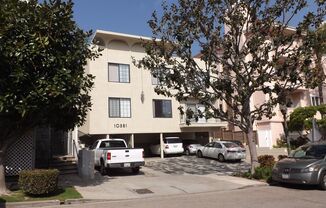 10381 ALMAYO AVE