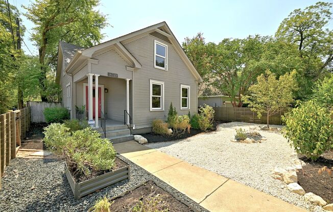 Gorgeous Renovated Hyde Park Home offering the perfect Work/Life Balance