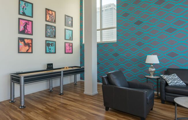 1 bed, 1 bath, 704 sqft, $1,230, Unit 412