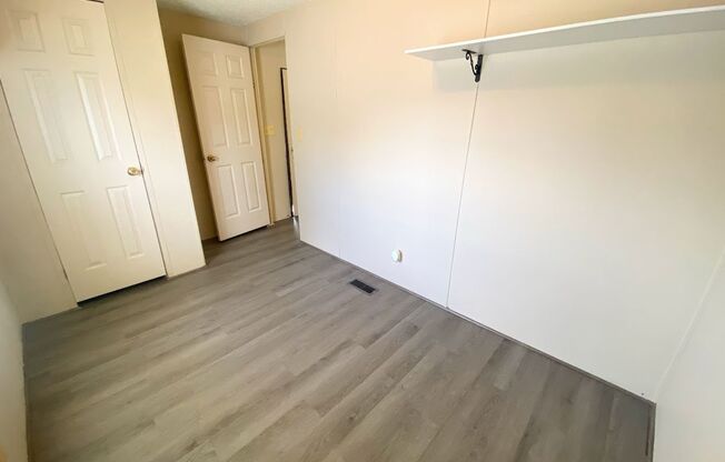 2 beds, 1 bath, $695, Unit 3